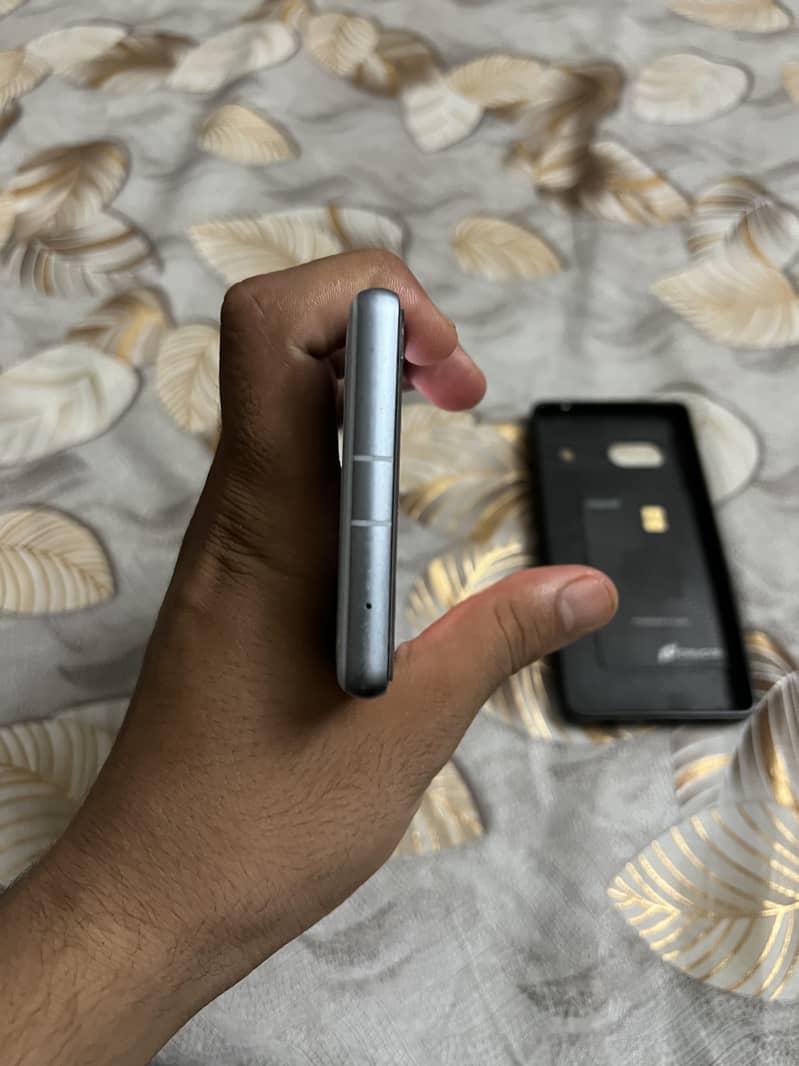 Google Pixel 7a 4