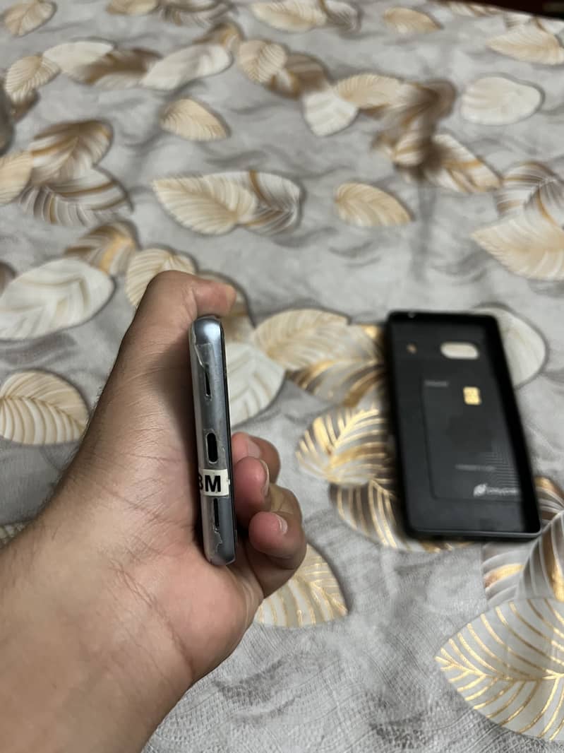Google Pixel 7a 5