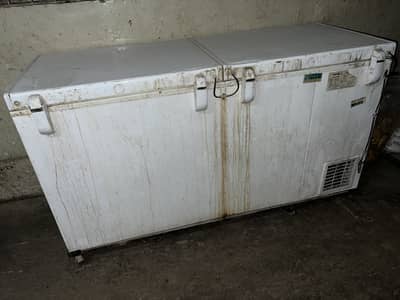 Assalamo alikum I am selling waves freezer all ok he condition saf he