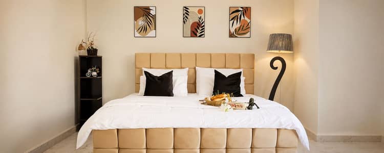 fully furnished ready to move all rooms ac fully decorated