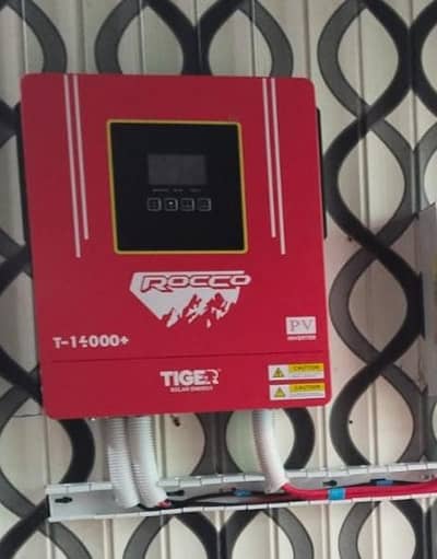 pv solar inverter 10 kw new 12 Months ki warrant me he 6 din chala he