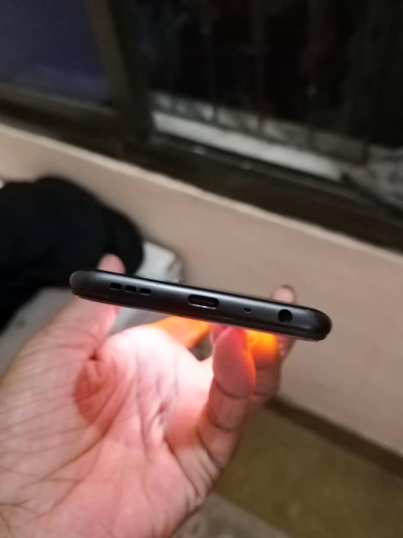 OPPO A76 1