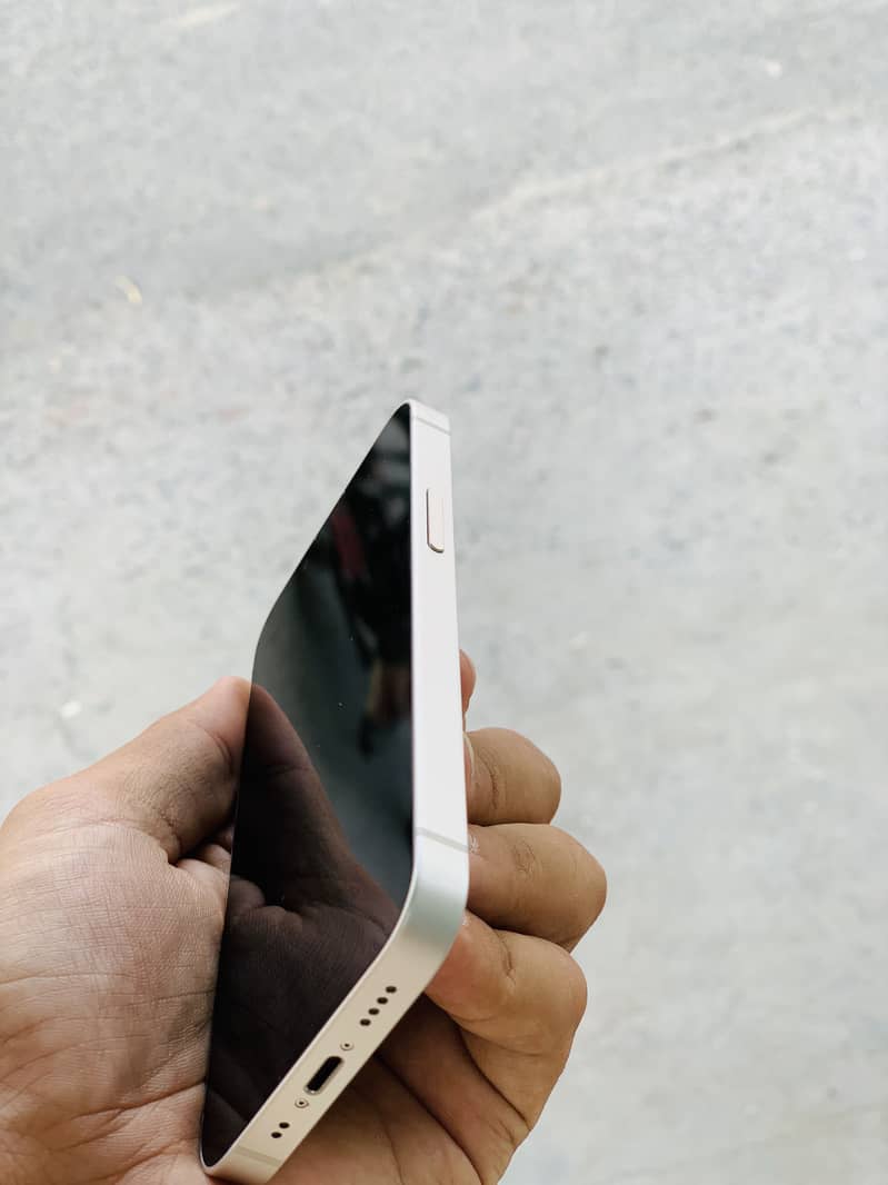 Apple iPhone 13 mini 3
