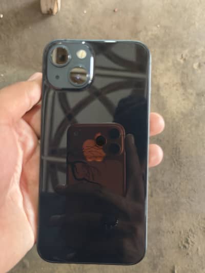 Apple iPhone 13