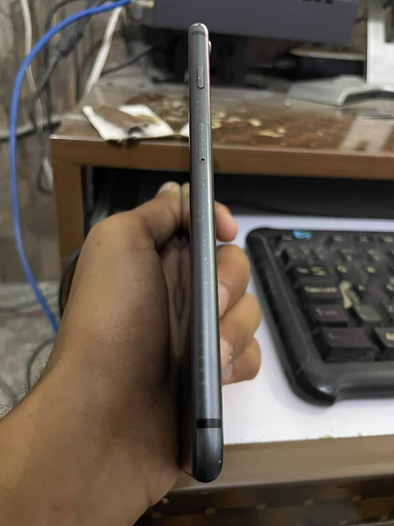 Apple iPhone 8 Plus 4