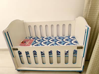 baby crib