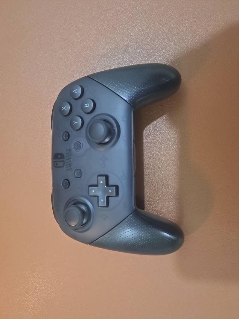 Nintendo switch Pro controller (New) 1