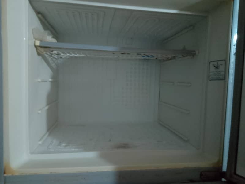FRIDGE 1