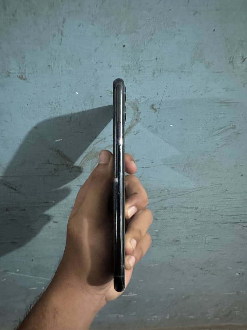 IPHONE 11 PRO MAX 1