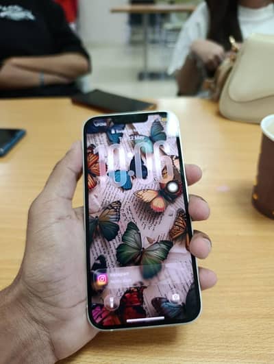 Apple iPhone 13