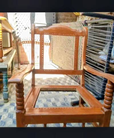 Chair urgent sale kerni