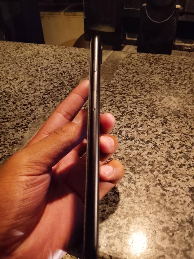 Apple iPhone 7 Plus 1