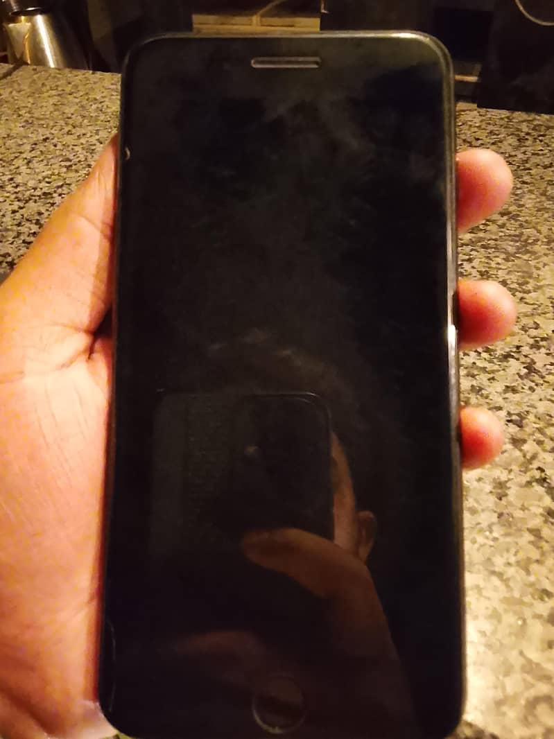 Apple iPhone 7 Plus 2