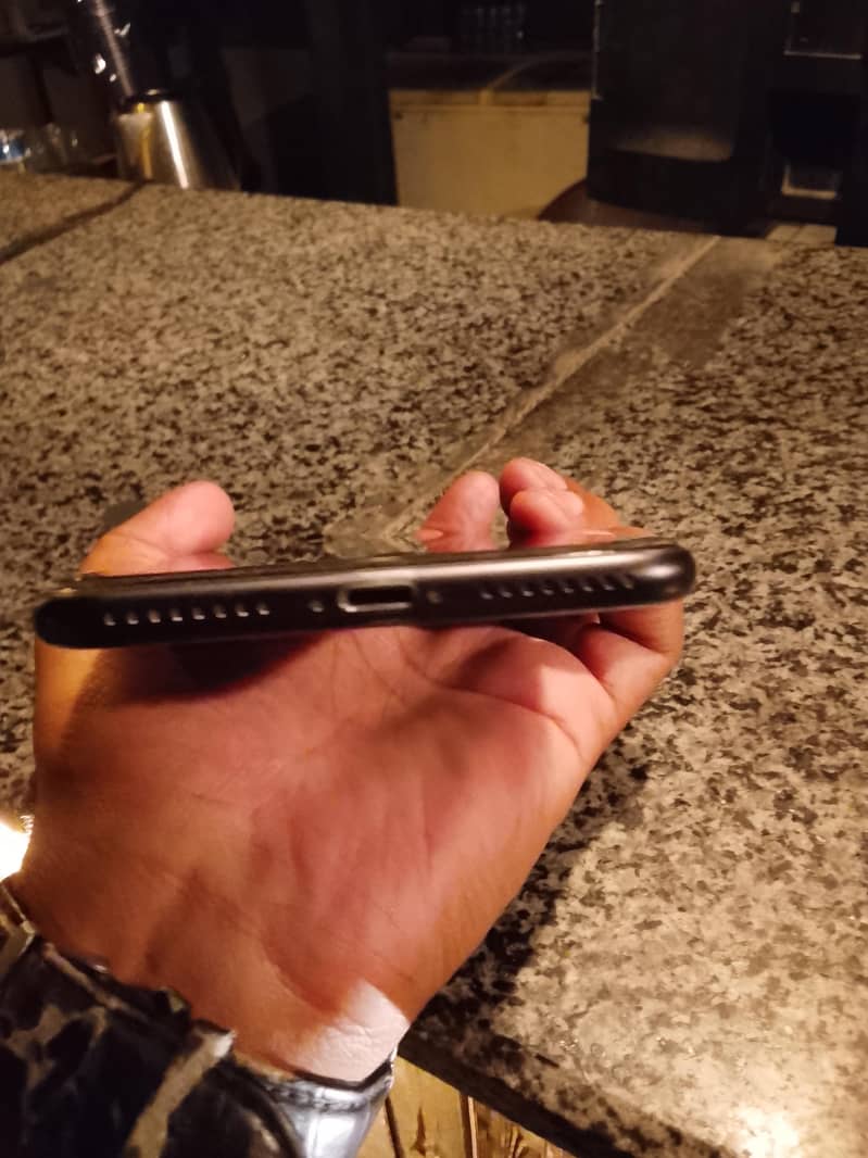 Apple iPhone 7 Plus 4
