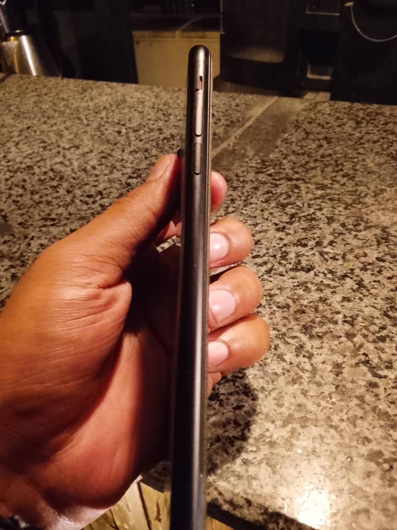 Apple iPhone 7 Plus 5