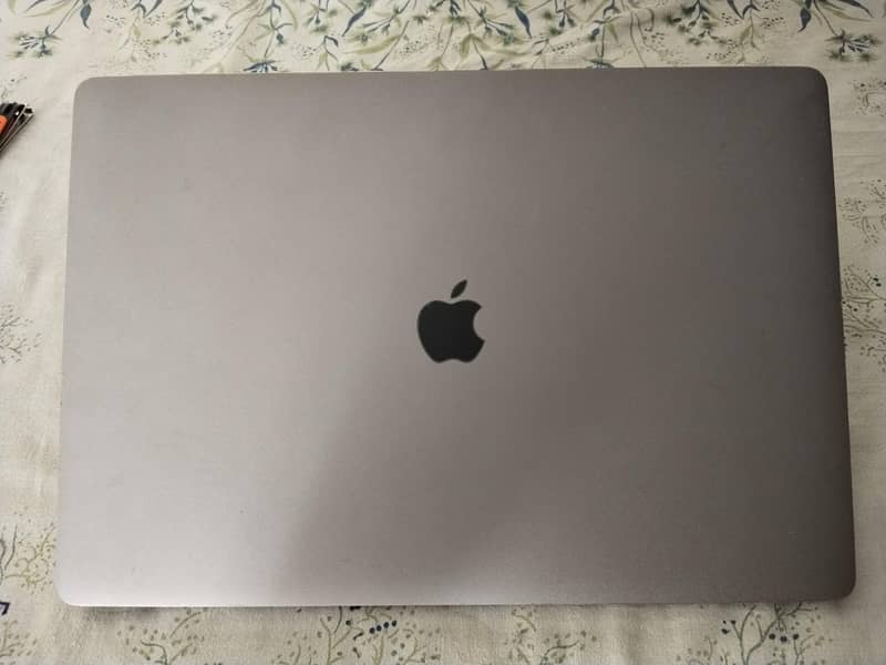 MacBook Pro 2019 1
