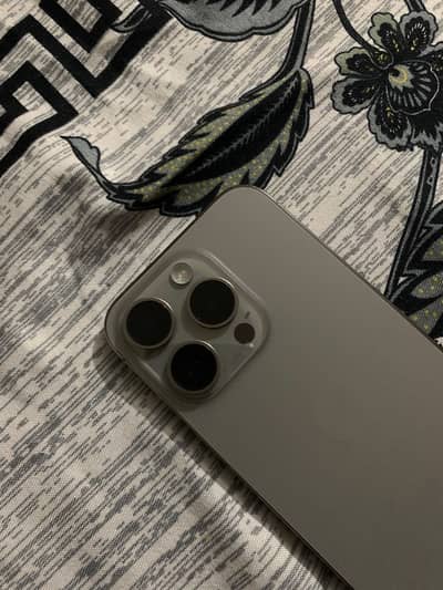 iPhone 15 pro factory unlock