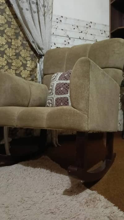 brand new rocking chair  for sale only 2 days use