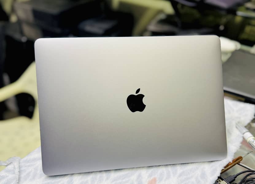 Macbook pro 0
