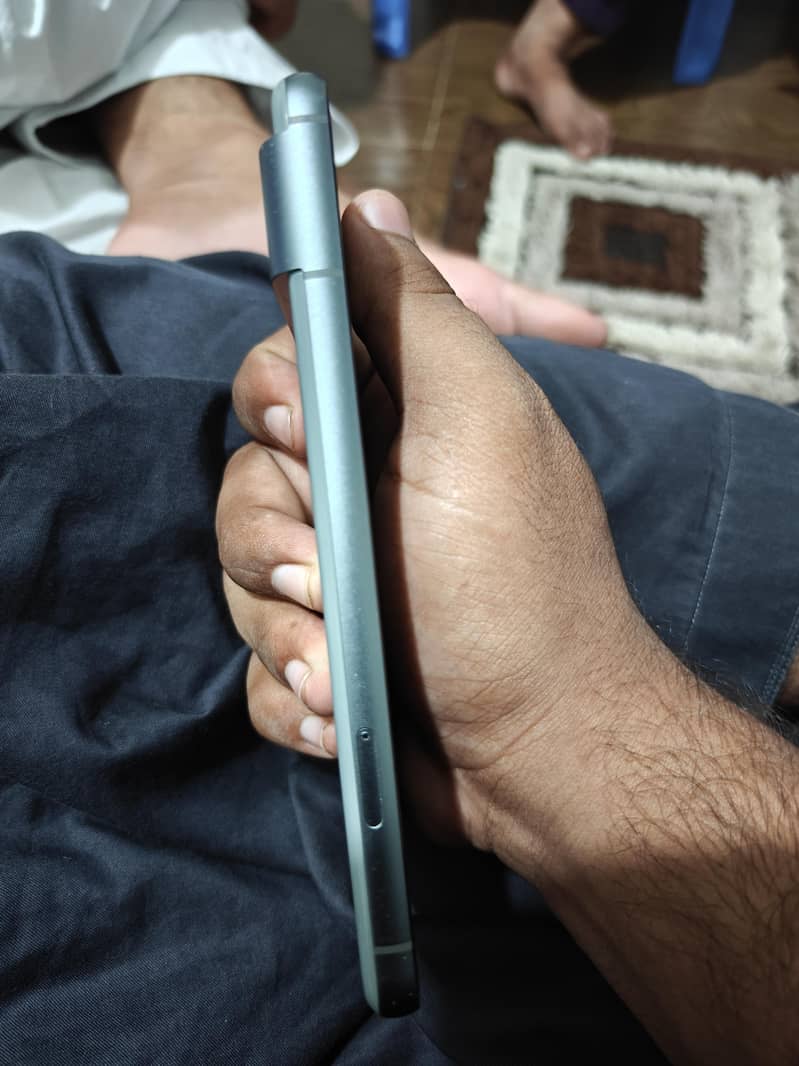 Google pixel 8 5