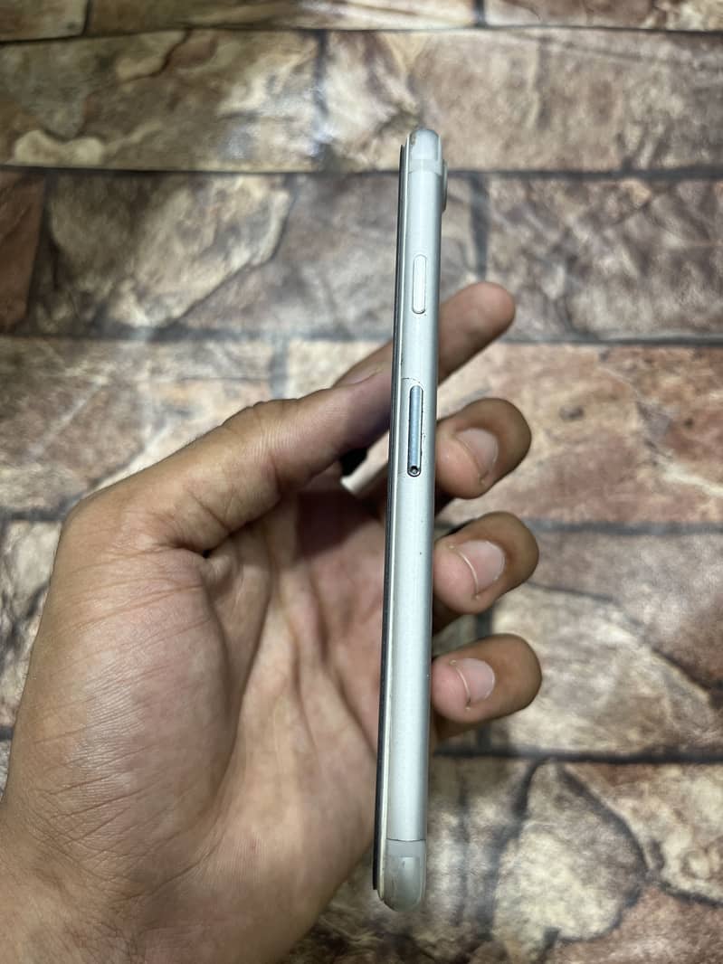 IPHONE 7 2