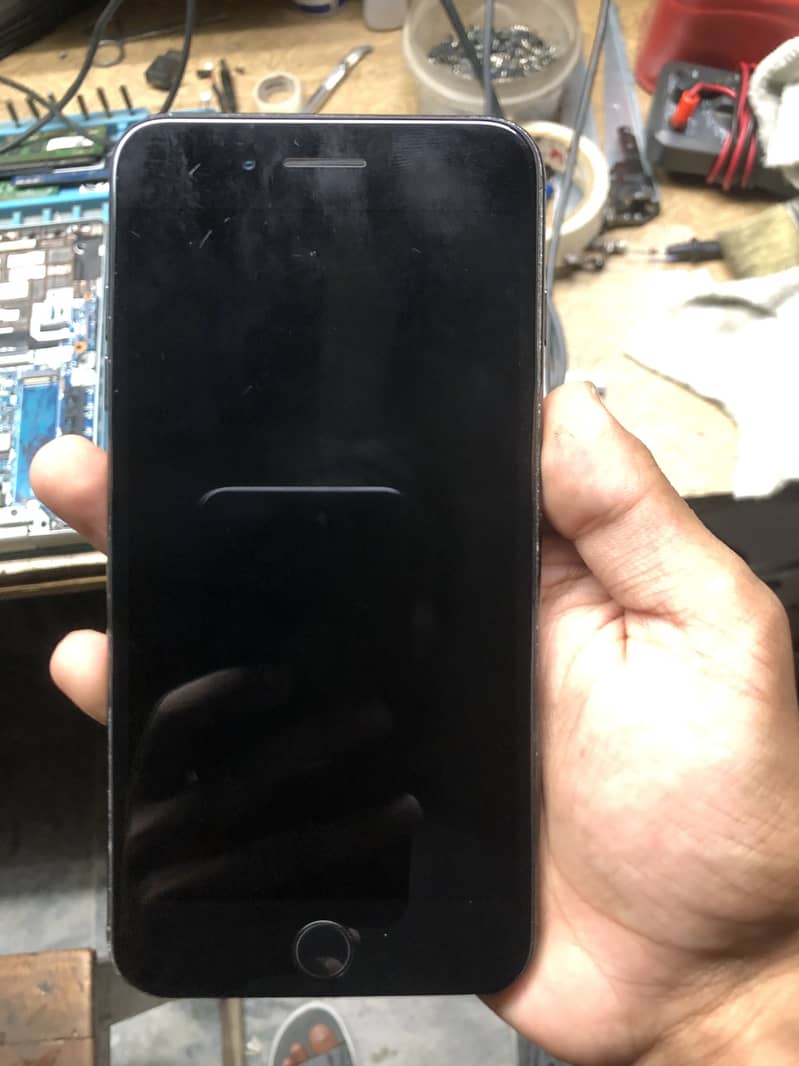Apple iPhone 7 Plus 0