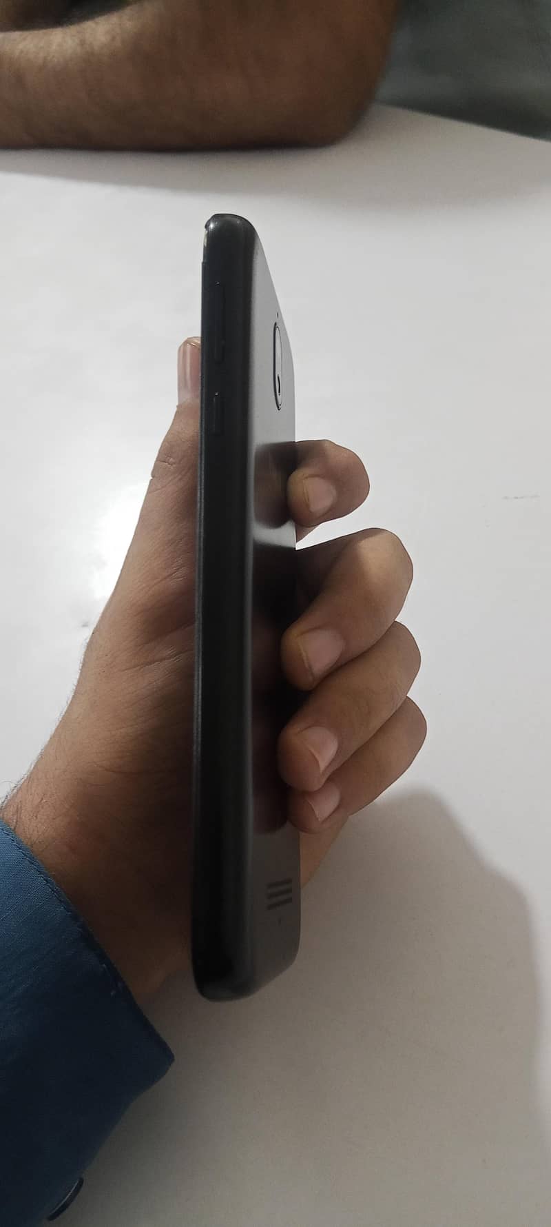 BLU G33 4