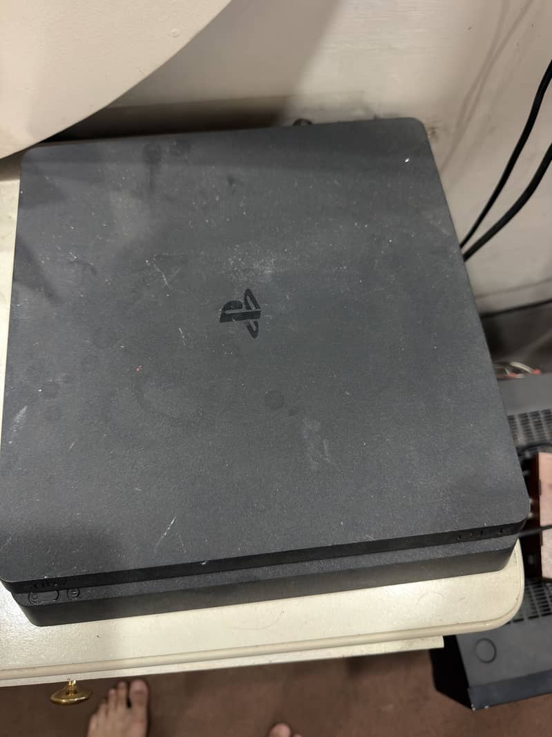 Ps4 slim 2