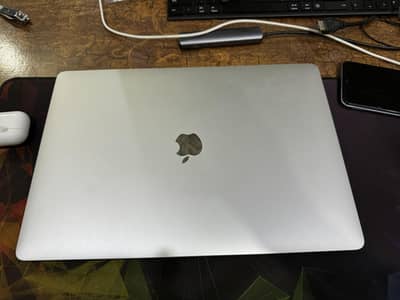 MACBOOK PRO 2019 15 inches