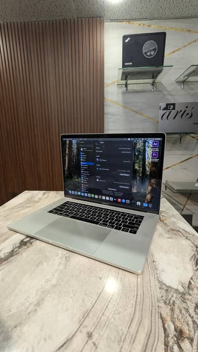 MacBook Pro 15" 2018 | i9 | 16GB | 500GB SSD