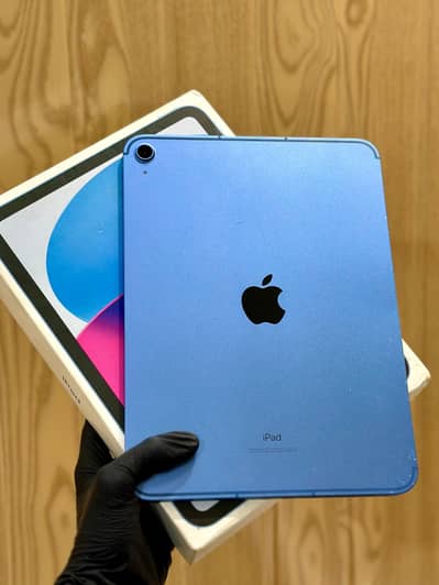 iPad 10th Gen 64GB With Box