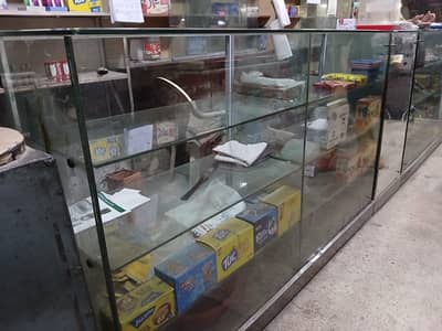 Used Showcase with 12mm  top front and sides