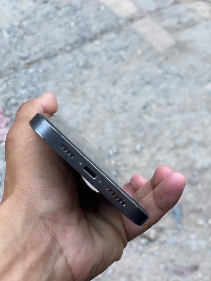 13 pro max 10/10 condition 5