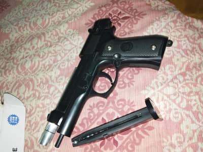 Metal pistol