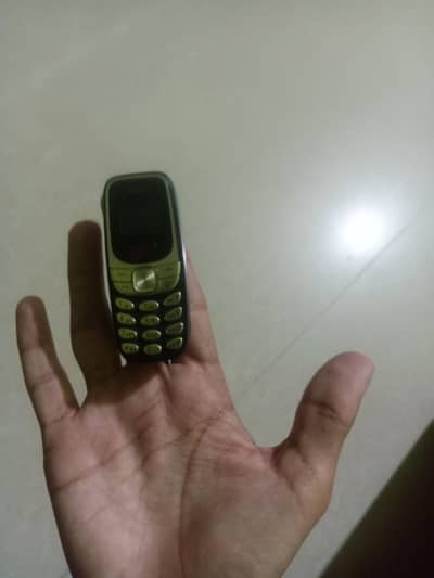 Nokia style mini finger size phone