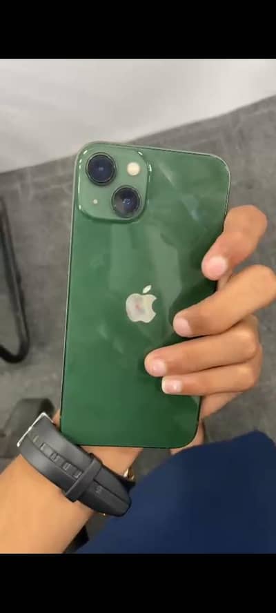 Apple iPhone 13