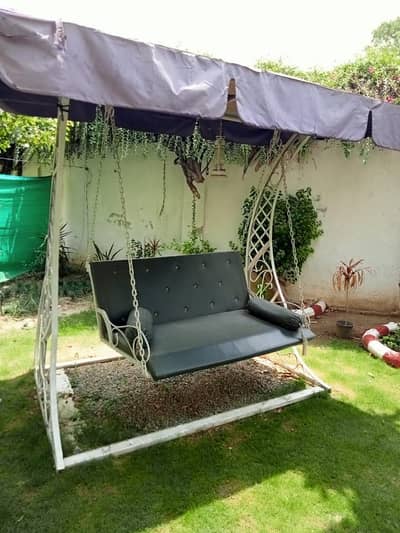 Iron Swing with fine Foam Cushioning