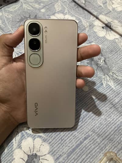 Vivi y200