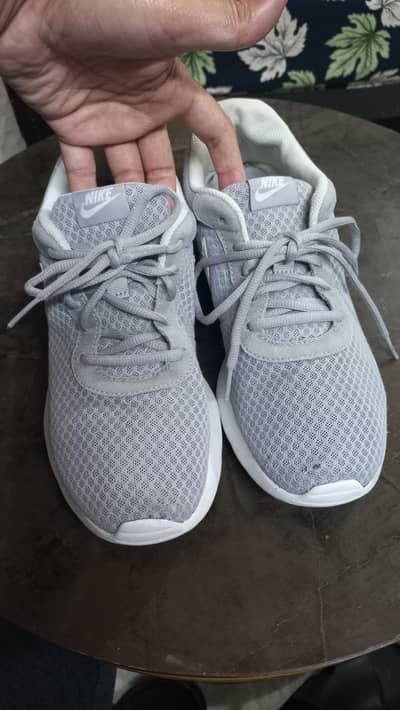 Nike original sneakers for sale saiz 42