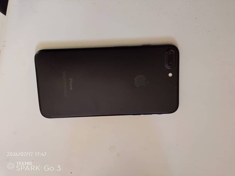 Apple iPhone 7 Plus 3
