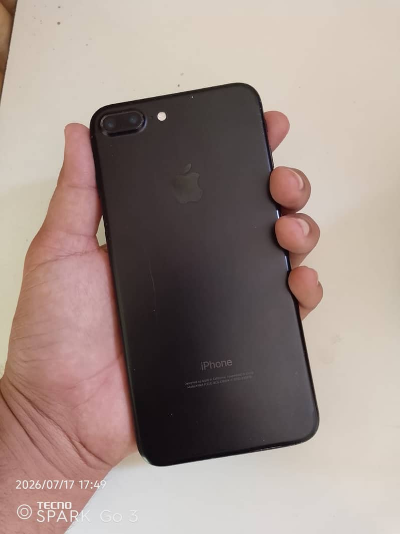 Apple iPhone 7 Plus 6