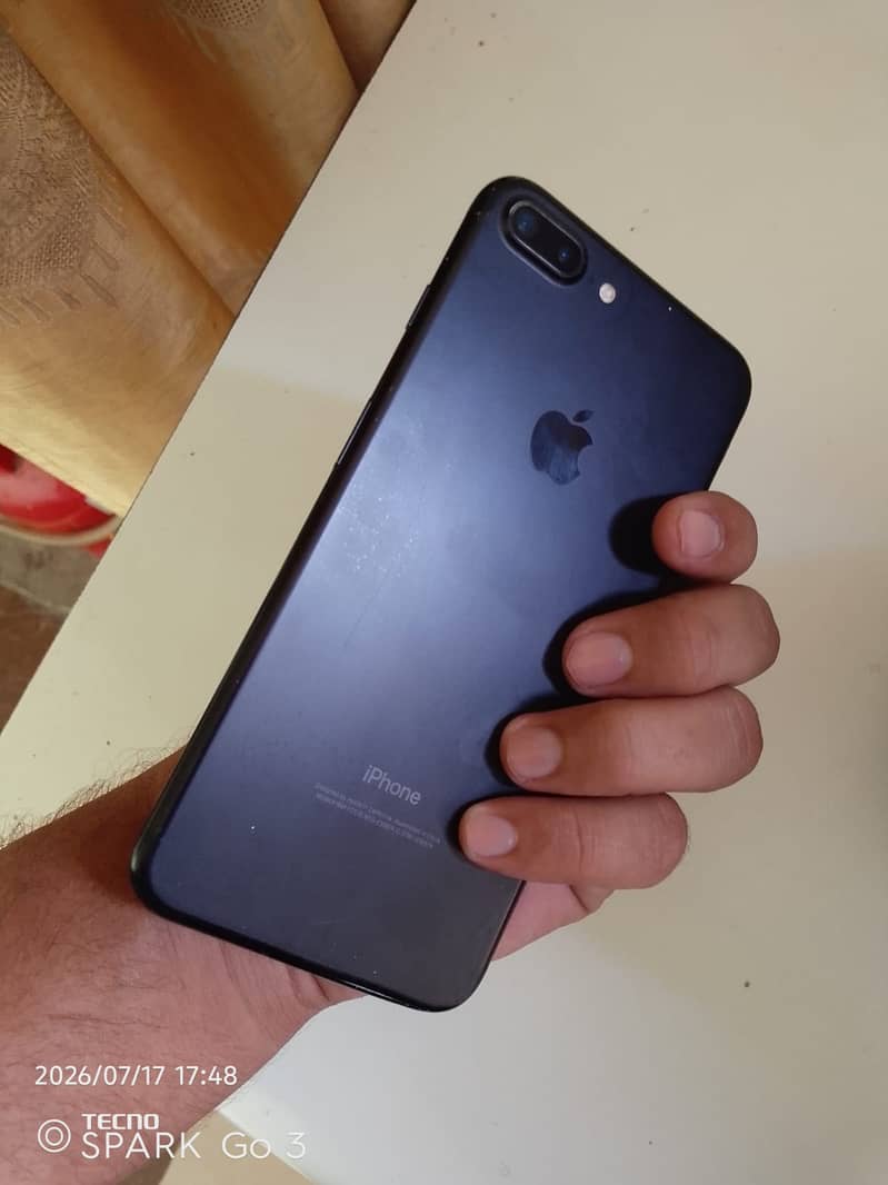 Apple iPhone 7 Plus 8
