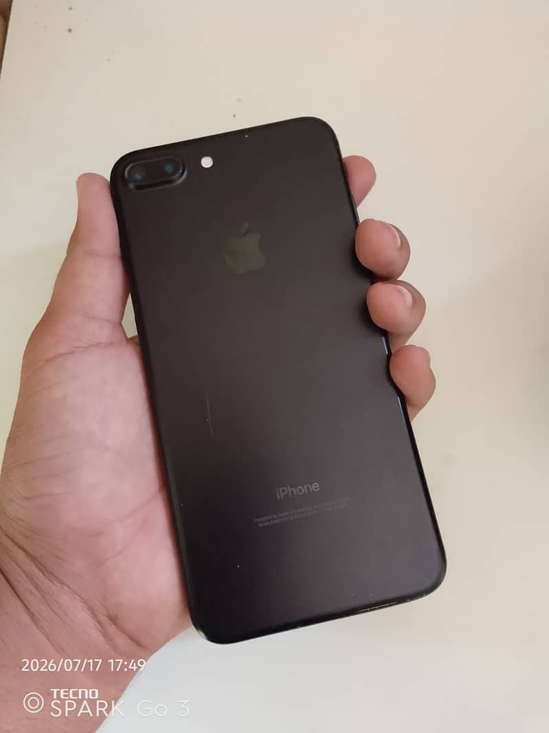 Apple iPhone 7 Plus 9