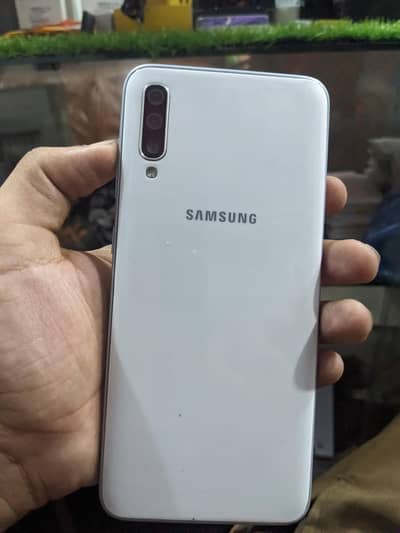Samsung Mobile A70