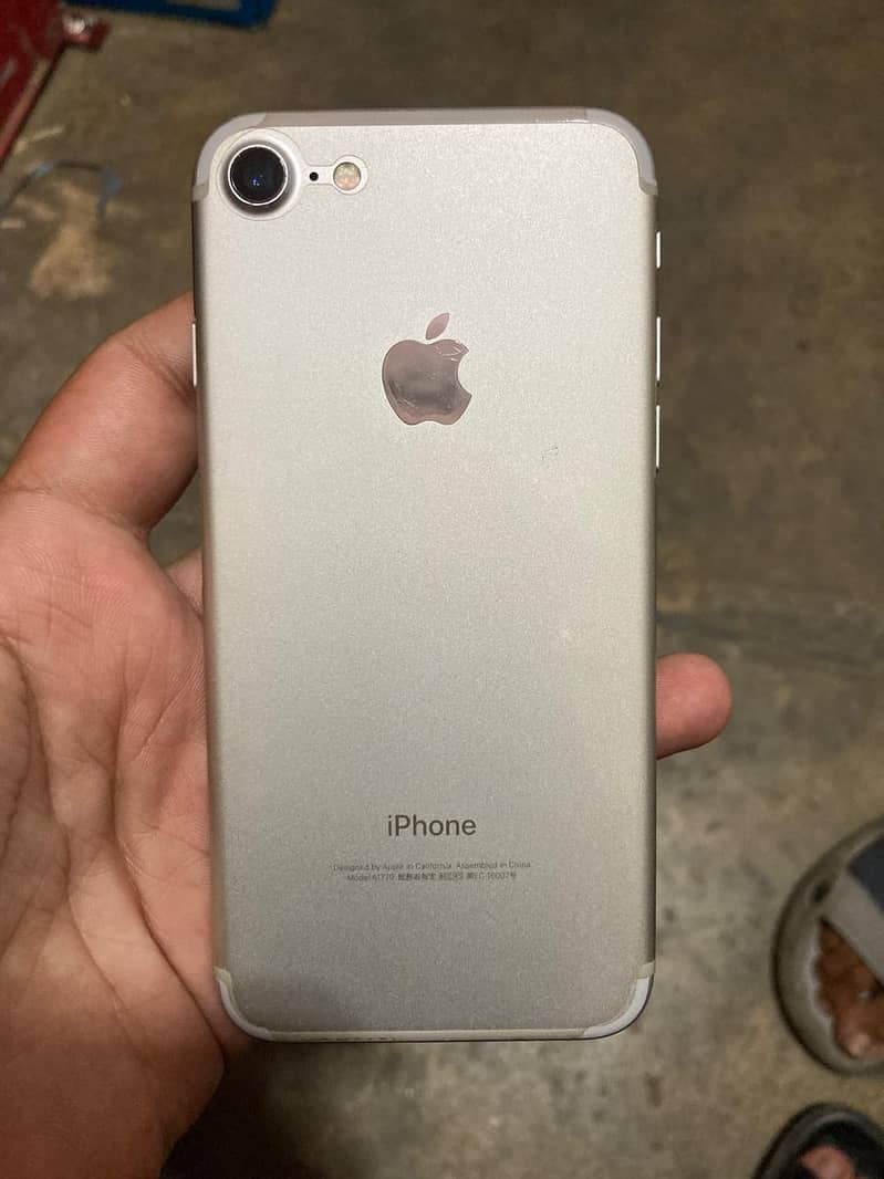 Apple iPhone 7 7