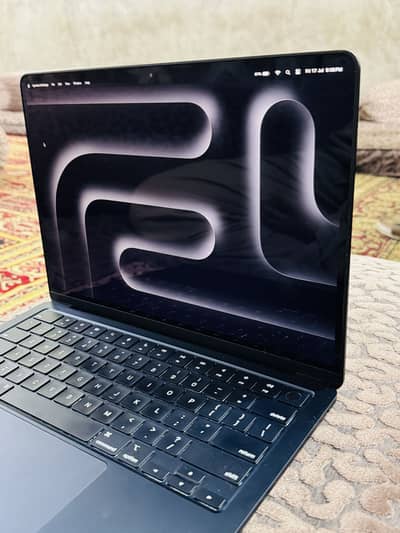 Macbook Air M2 Midnight Blue Colour 16/256