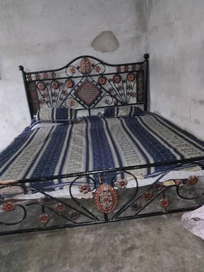 bed with matris
