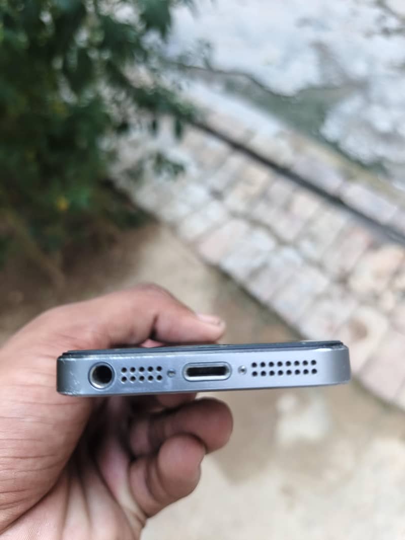 Apple iPhone 5s 3