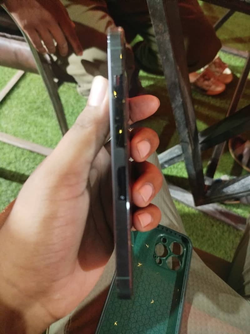 Apple iPhone 13 Pro 0