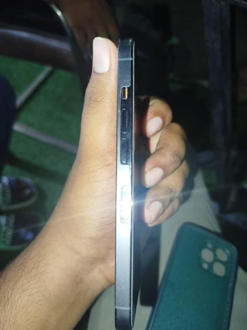 Apple iPhone 13 Pro 1